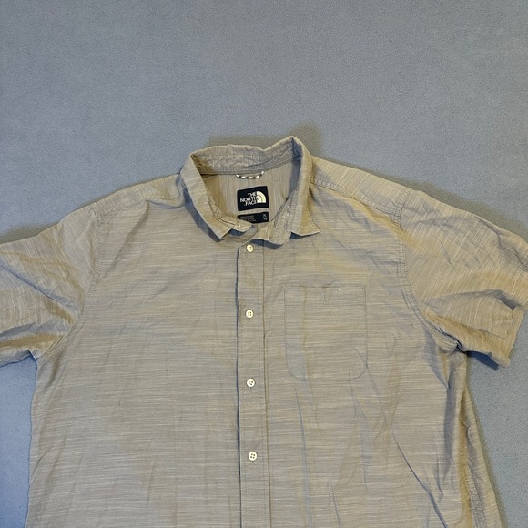 The North Face Casual Button Up Shirt Collared Short Sleeve Gray Mens Size XL - Picture 3 of 13